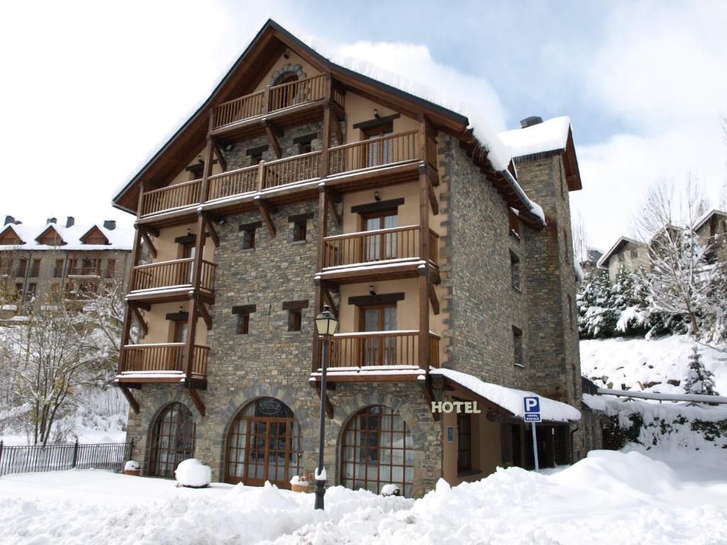 Hotel Bocale Sallent De Gallego Room photo